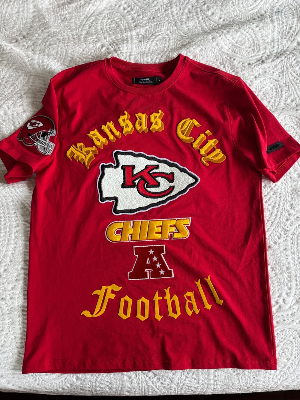Kansas City Chiefs NFL Pro Standard Red Cotton T Shirt with Decals Size M